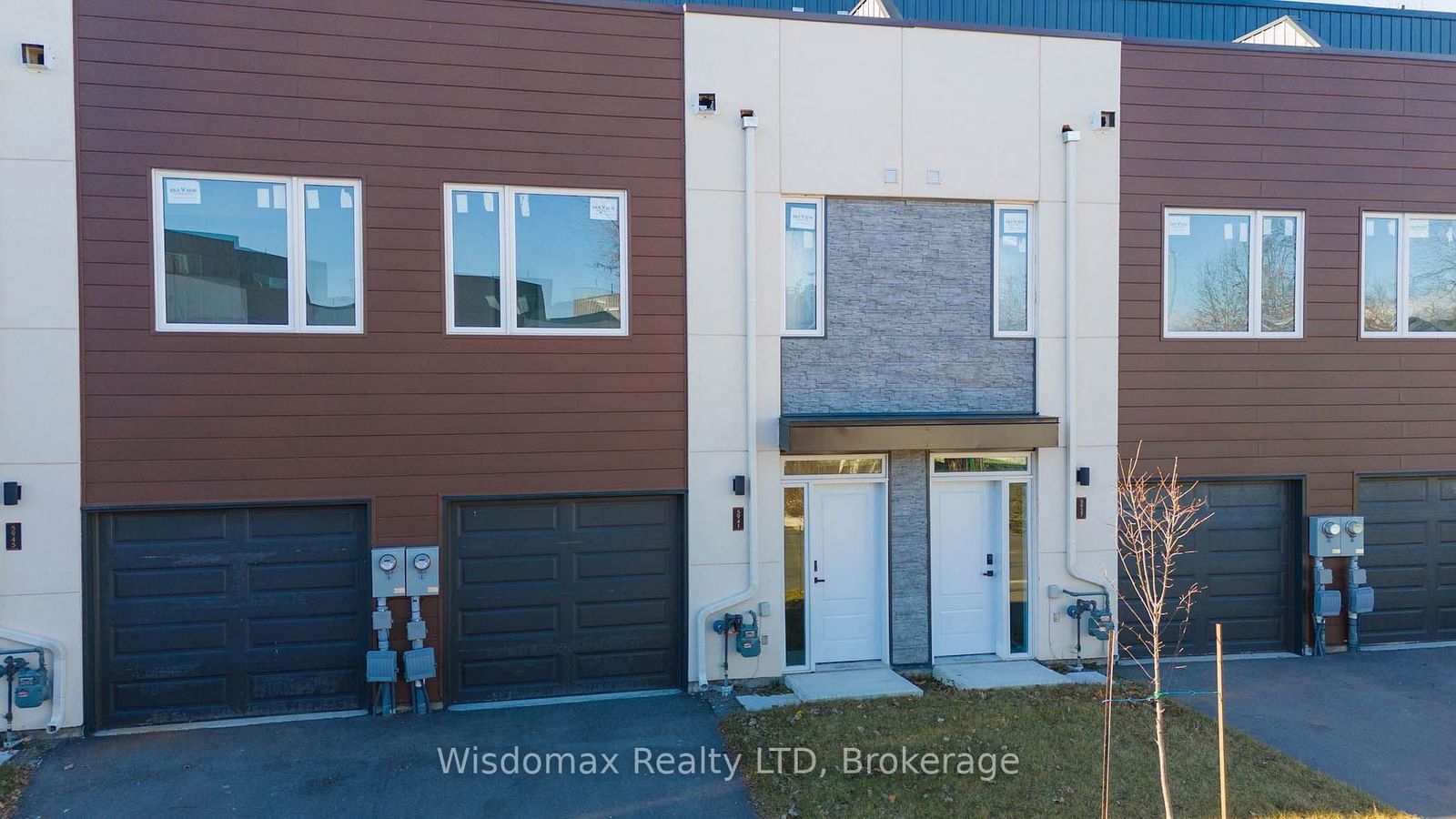 Townhouse for lease at 5945 Bentley Common, Niagara Falls, 216 - Dorchester, L2G 3T6 - MLS: X11893153