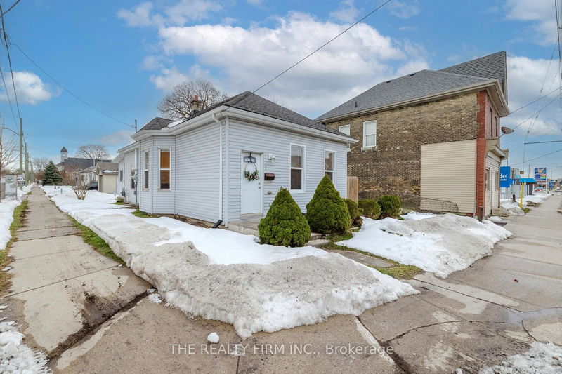 home for sale on 104 Adelaide Street N