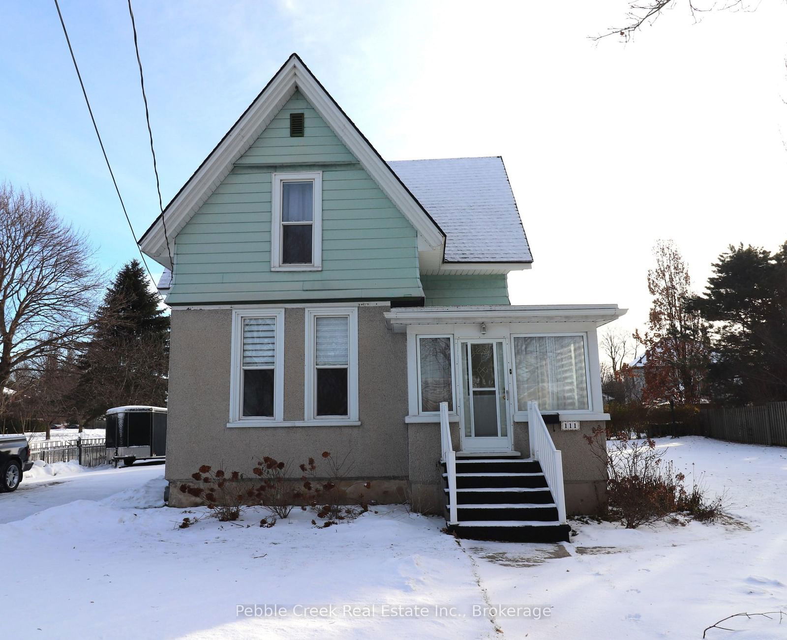 Semi-Detached House sold at 111 St Georges Crescent, Goderich, Goderich Town, N7A 2M1 - MLS: X11893898