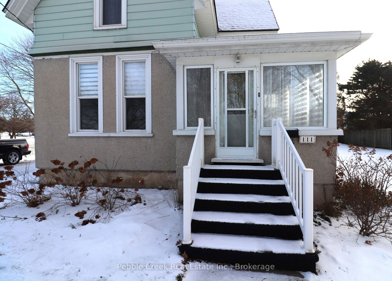 Semi-Detached House sold at 111 St Georges Crescent, Goderich, Goderich Town, N7A 2M1 - MLS: X11893898