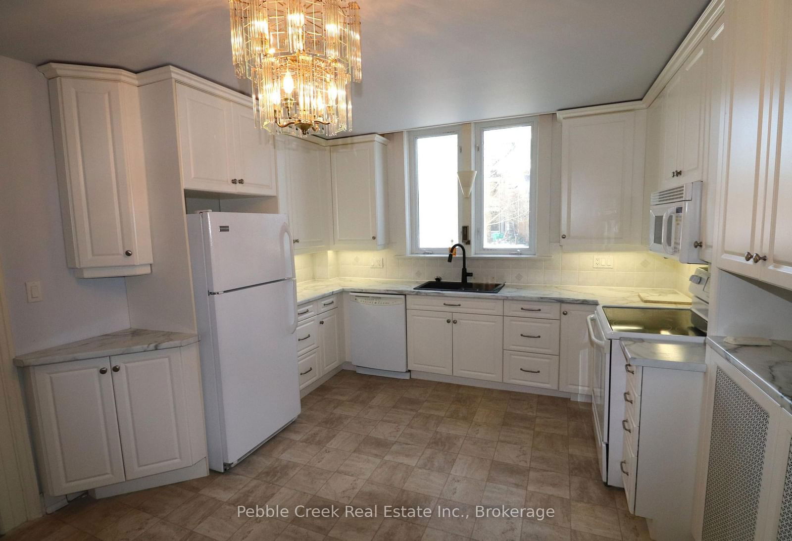 Semi-Detached House sold at 111 St Georges Crescent, Goderich, Goderich Town, N7A 2M1 - MLS: X11893898