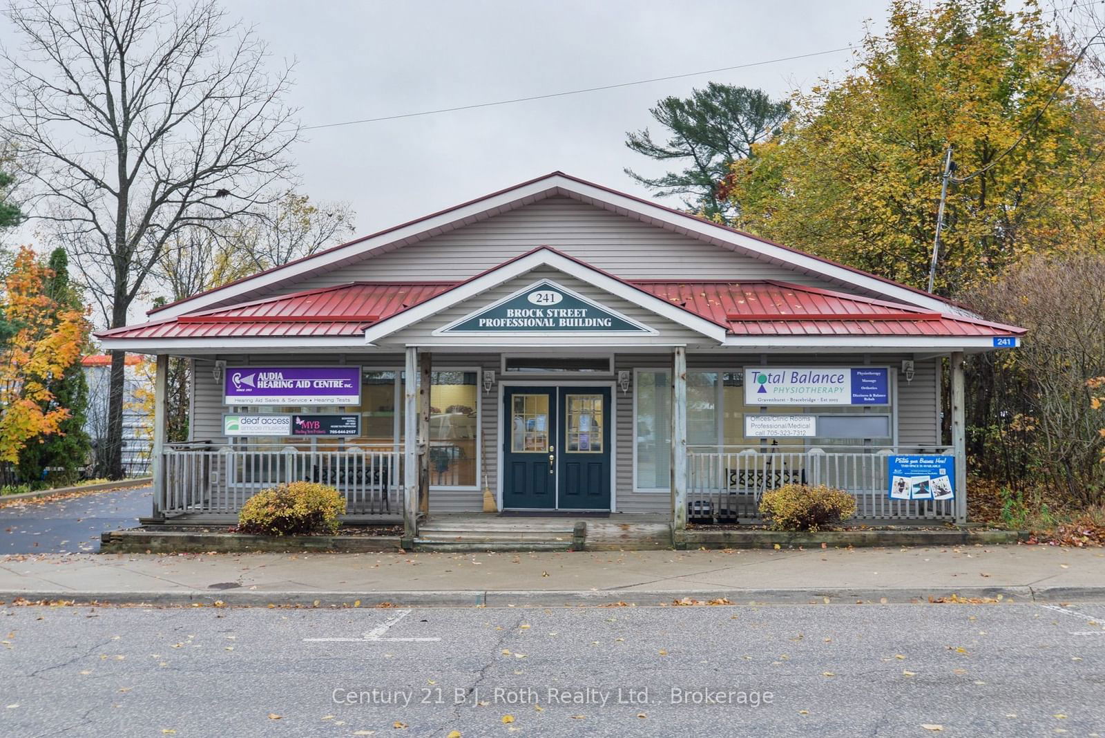 Building at 241 Brock Street, Gravenhurst, Muskoka (S)