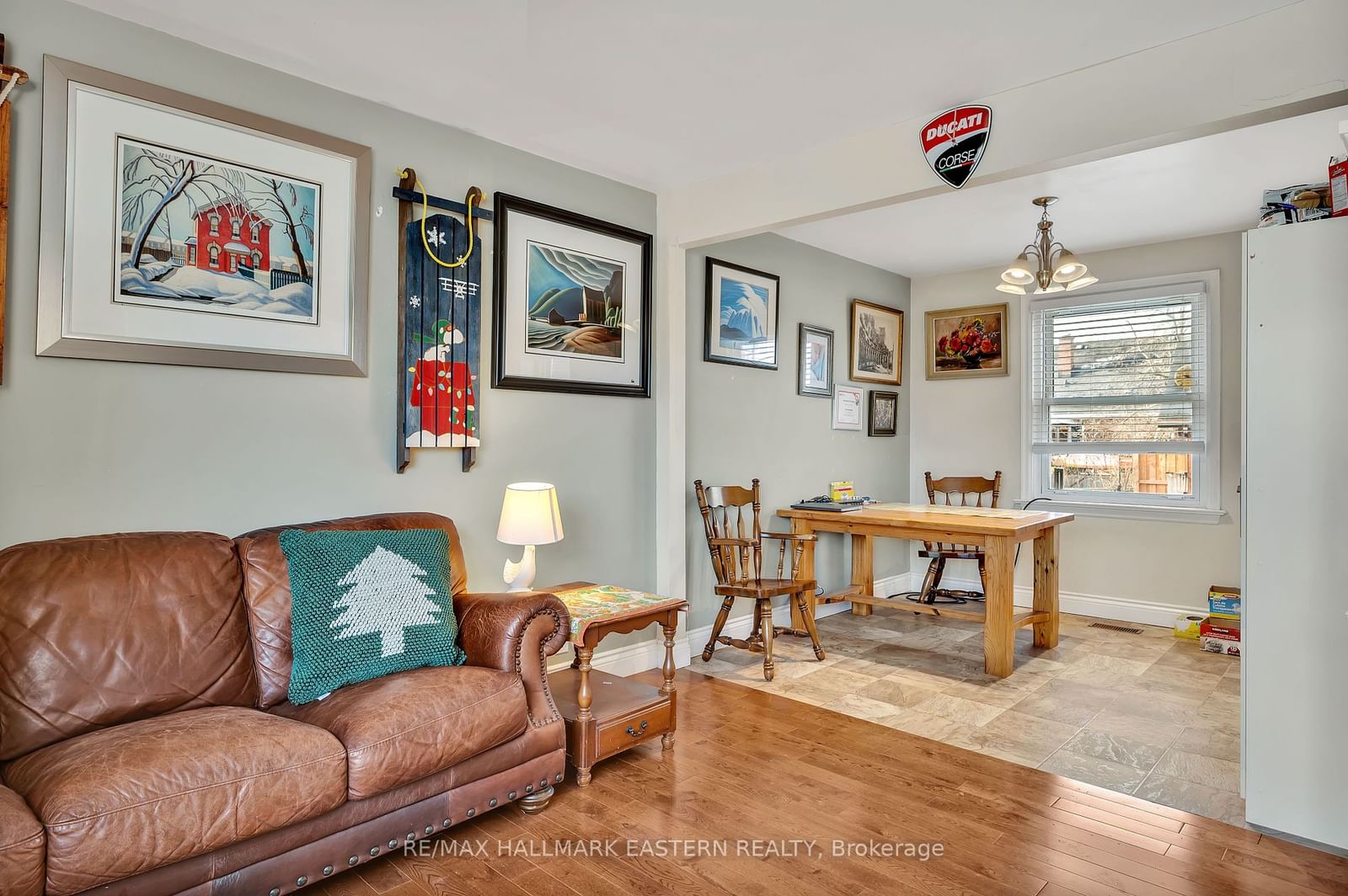 Listing Image 7