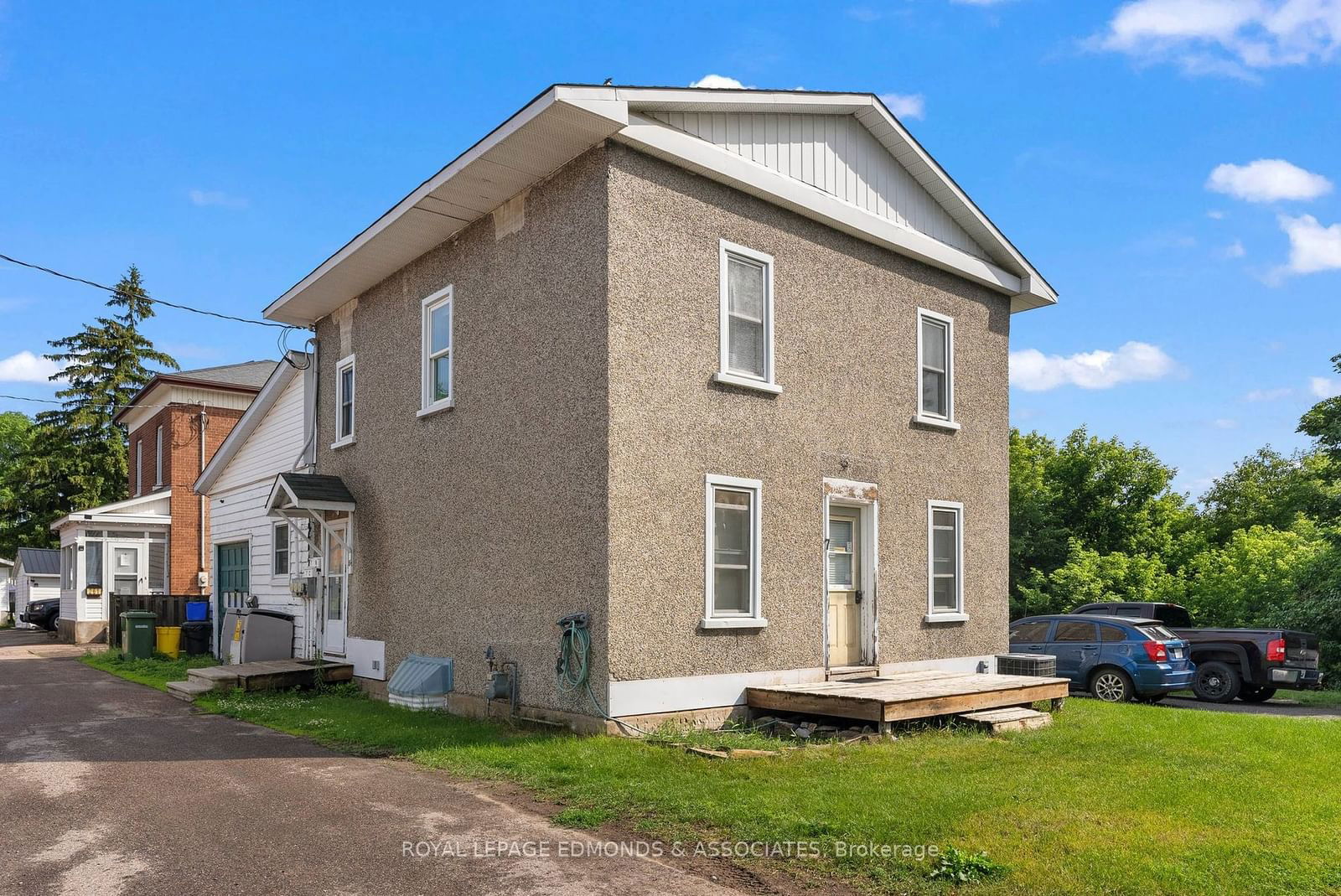 Building at 7 Isabella Street, Pembroke, 530 - Pembroke