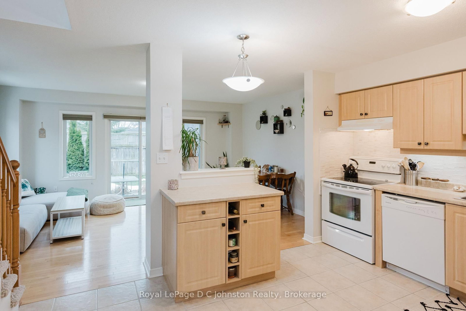 Listing Image 7