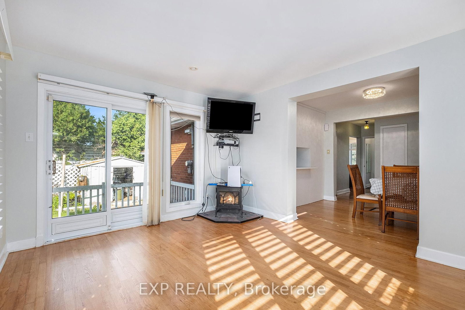 Listing Image 7