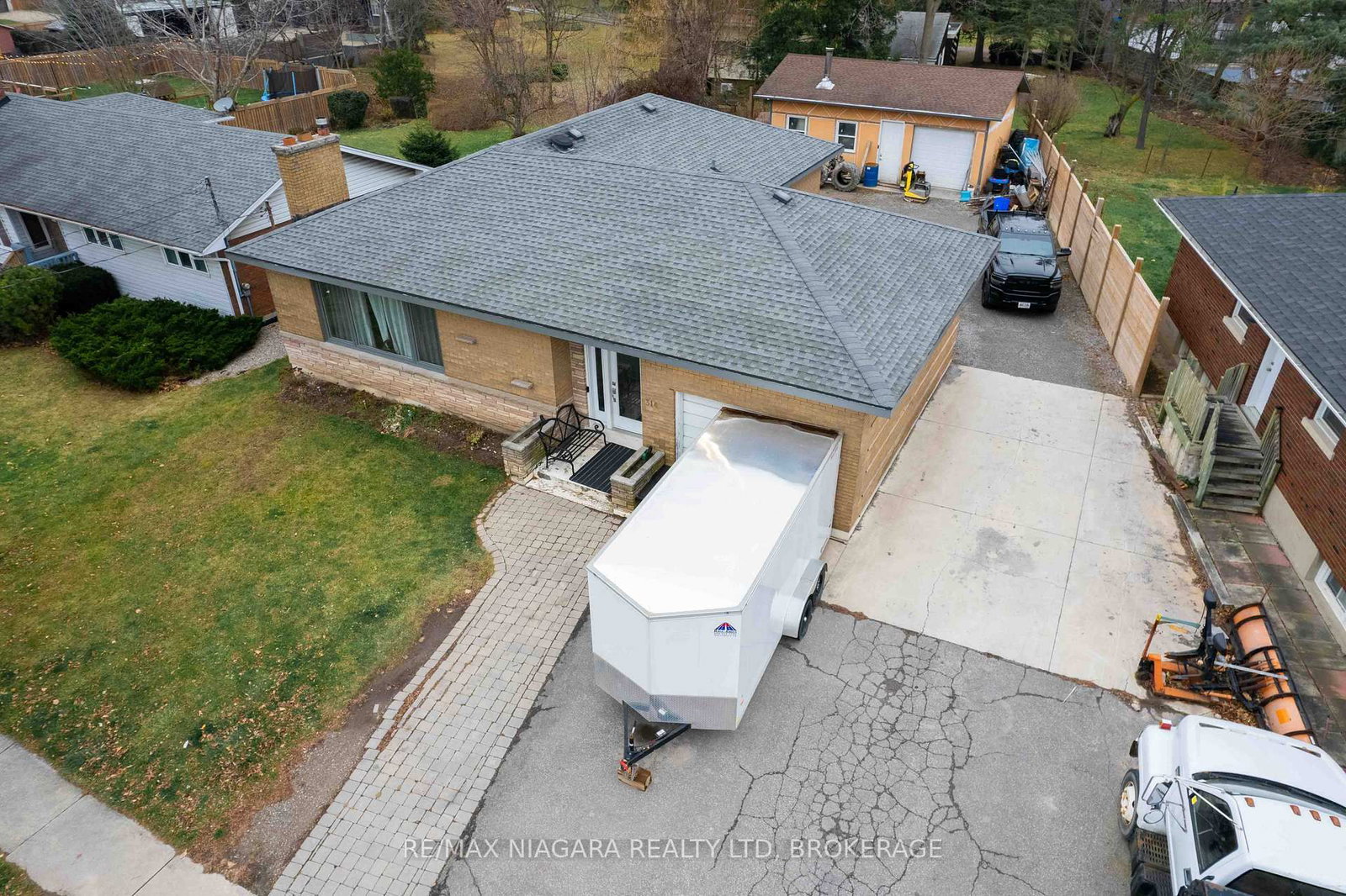 Listing Image 8