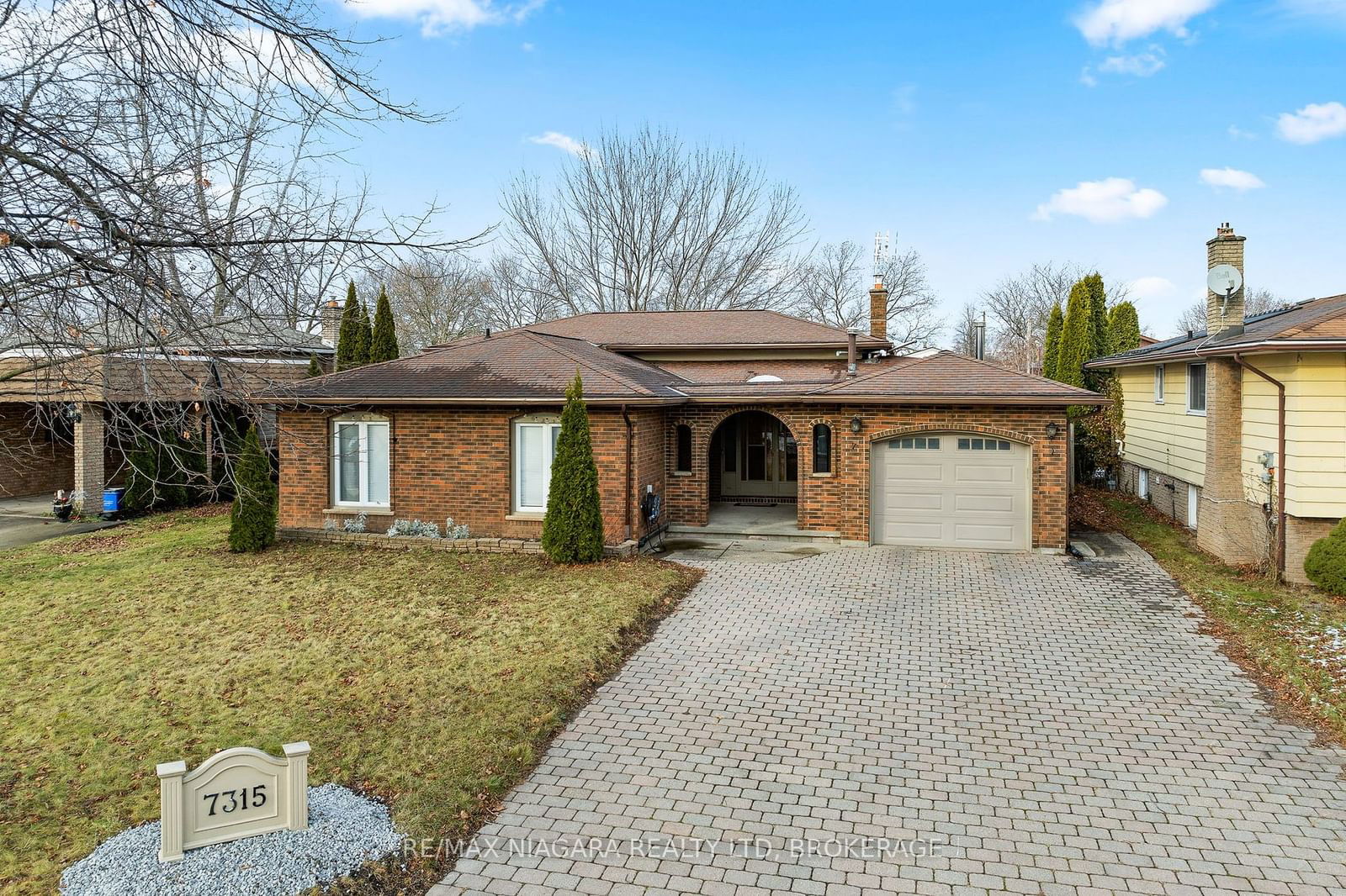 Detached House for sale at 7315 Mountjoy Court, Niagara Falls, 207 - Casey, L2J 3T1 - MLS: X11897827