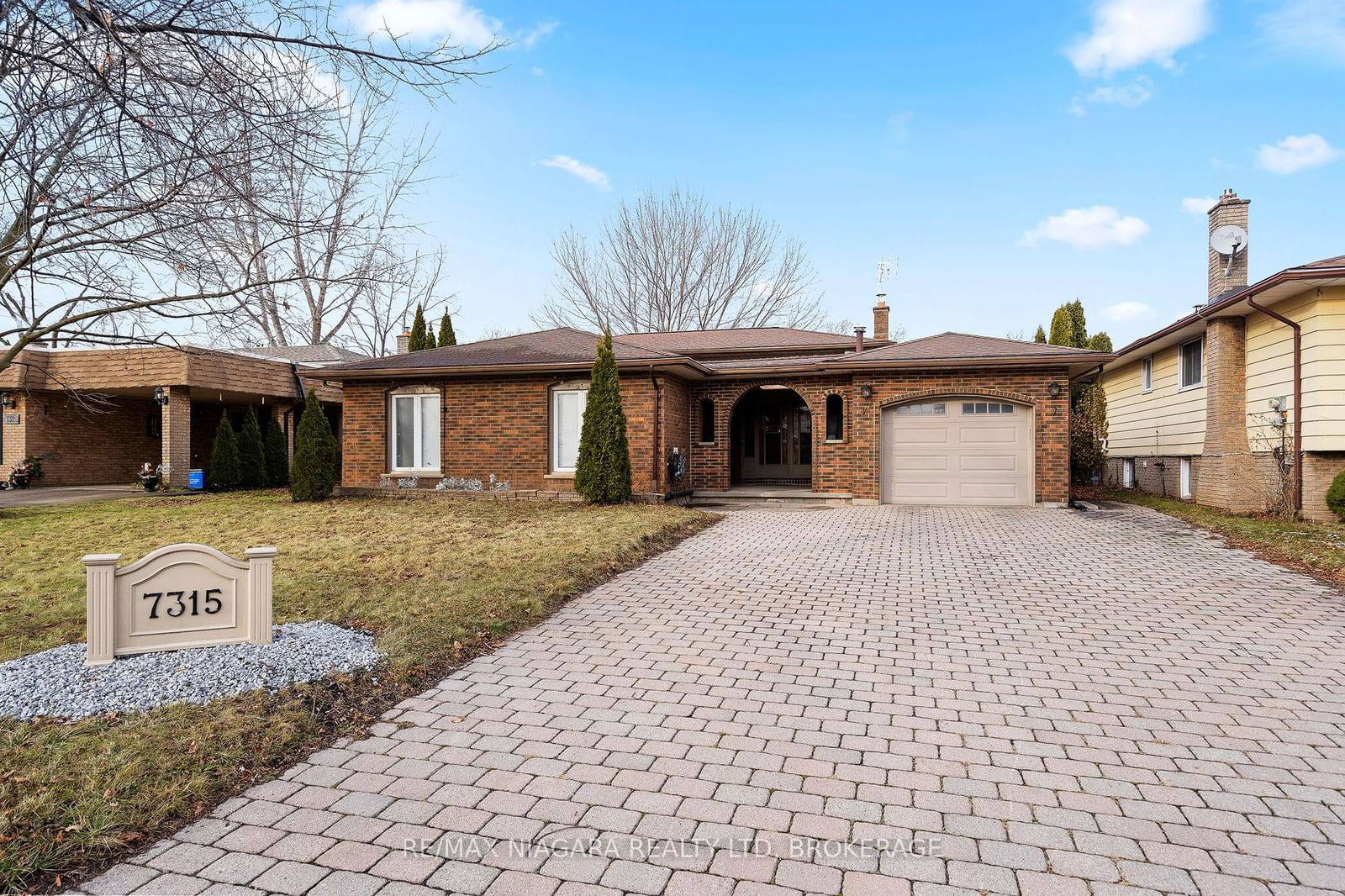 Detached House for sale at 7315 Mountjoy Court, Niagara Falls, 207 - Casey, L2J 3T1 - MLS: X11897827