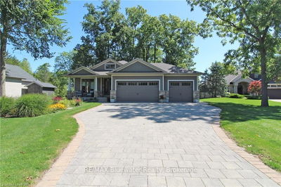 10138 MERRYWOOD Dr, Lambton Shores - 