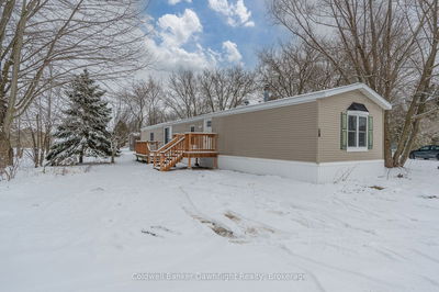 Unit Unit 18 — 75049 Hensall Rd, Huron East -  image-0-2