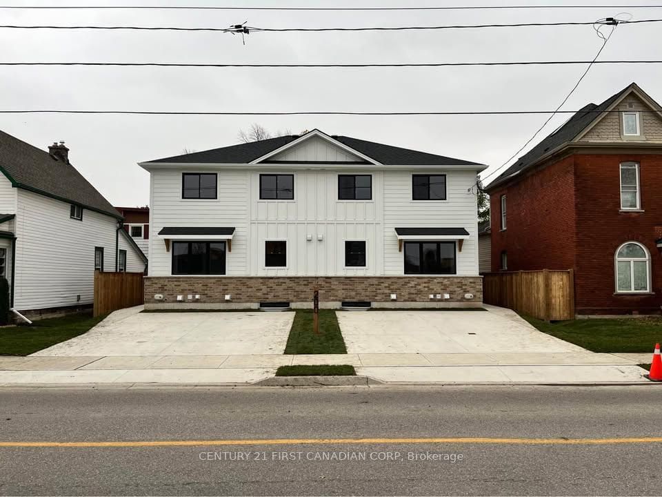 Townhouse leased at A-200 Centre Street, St. Thomas, SW, N5R 3A5 - MLS: X11899051