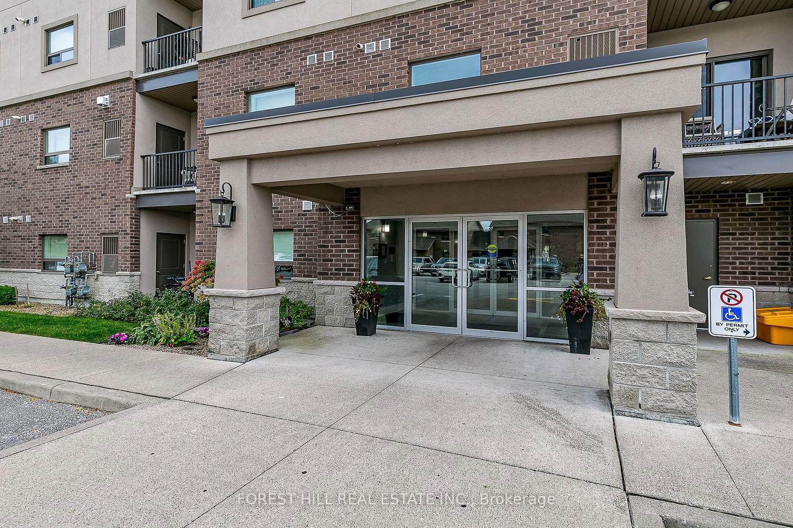 Condo sold at 307-8475 Wyandotte Street, Windsor, N8S 0A4 - MLS: X11899072