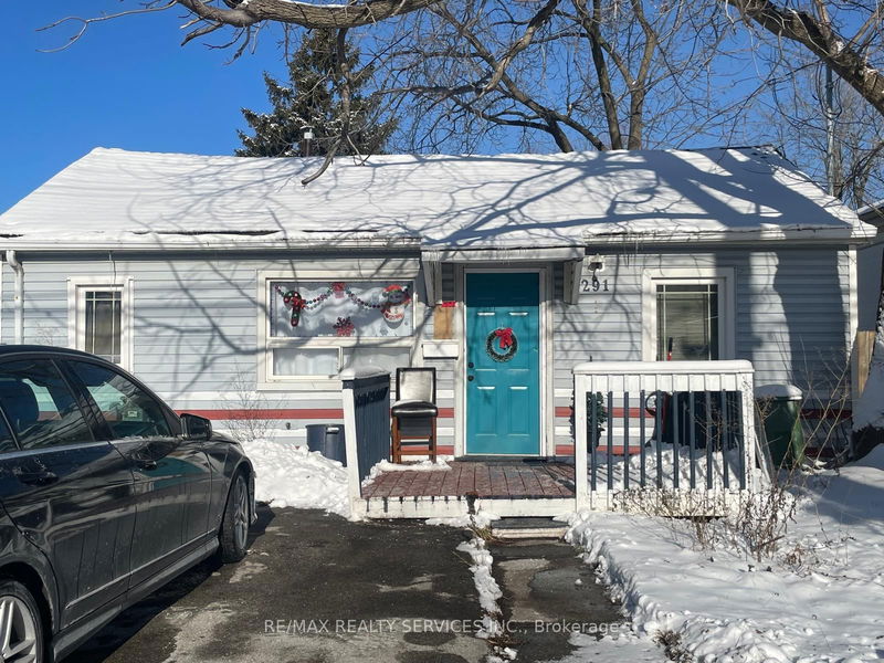 home for sale on 291 Fennell Avenue E