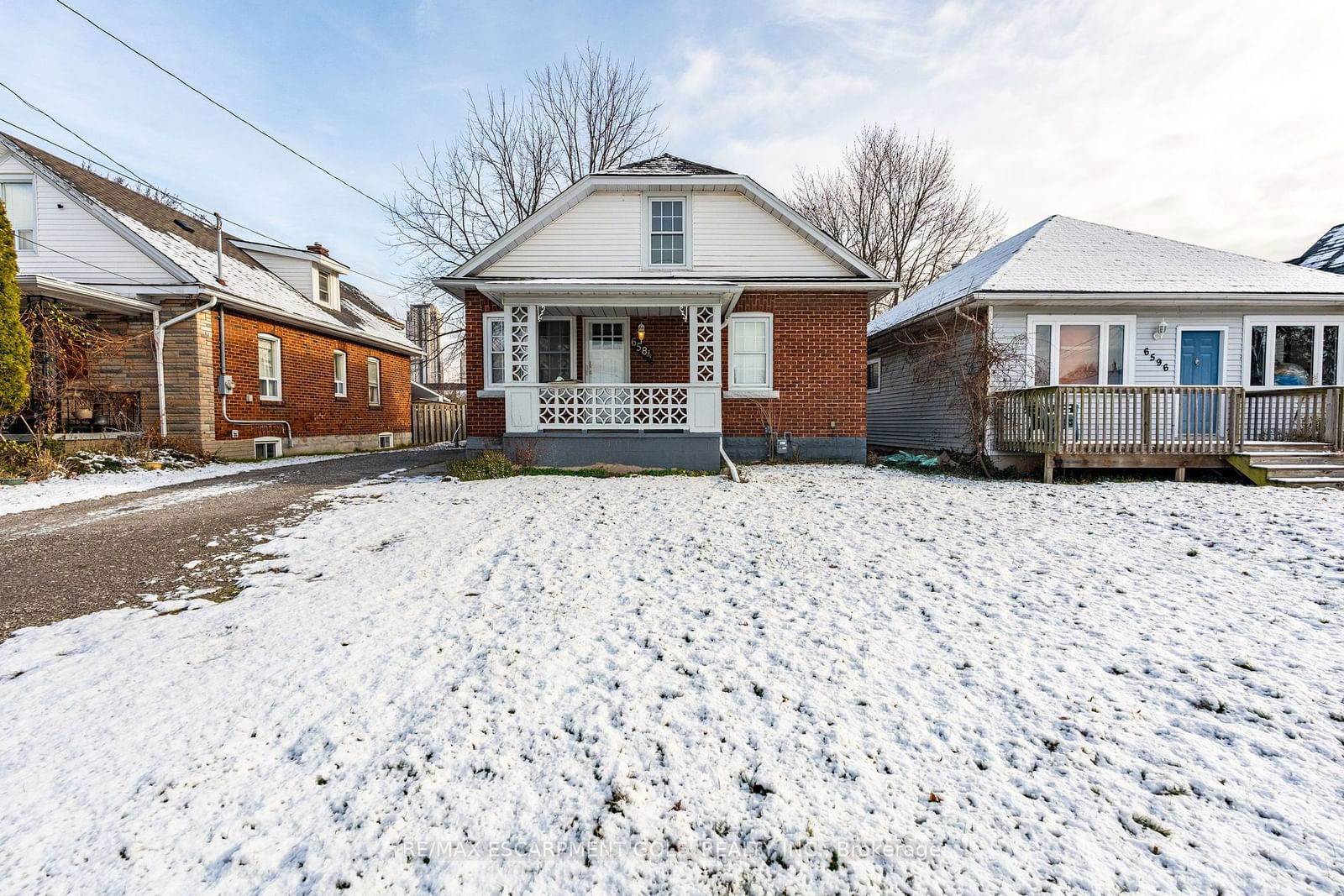 Detached House for sale at 6584 Orchard Avenue, Niagara Falls, 216 - Dorchester, L2G 4H5 - MLS: X11900348