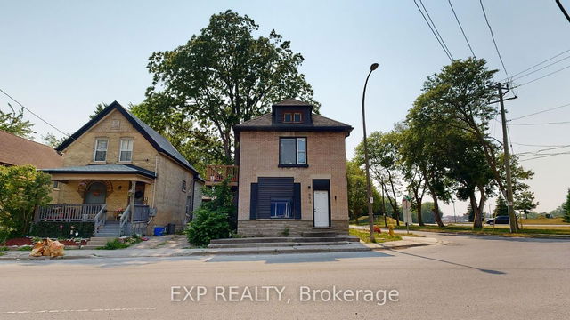 553 Quebec Street