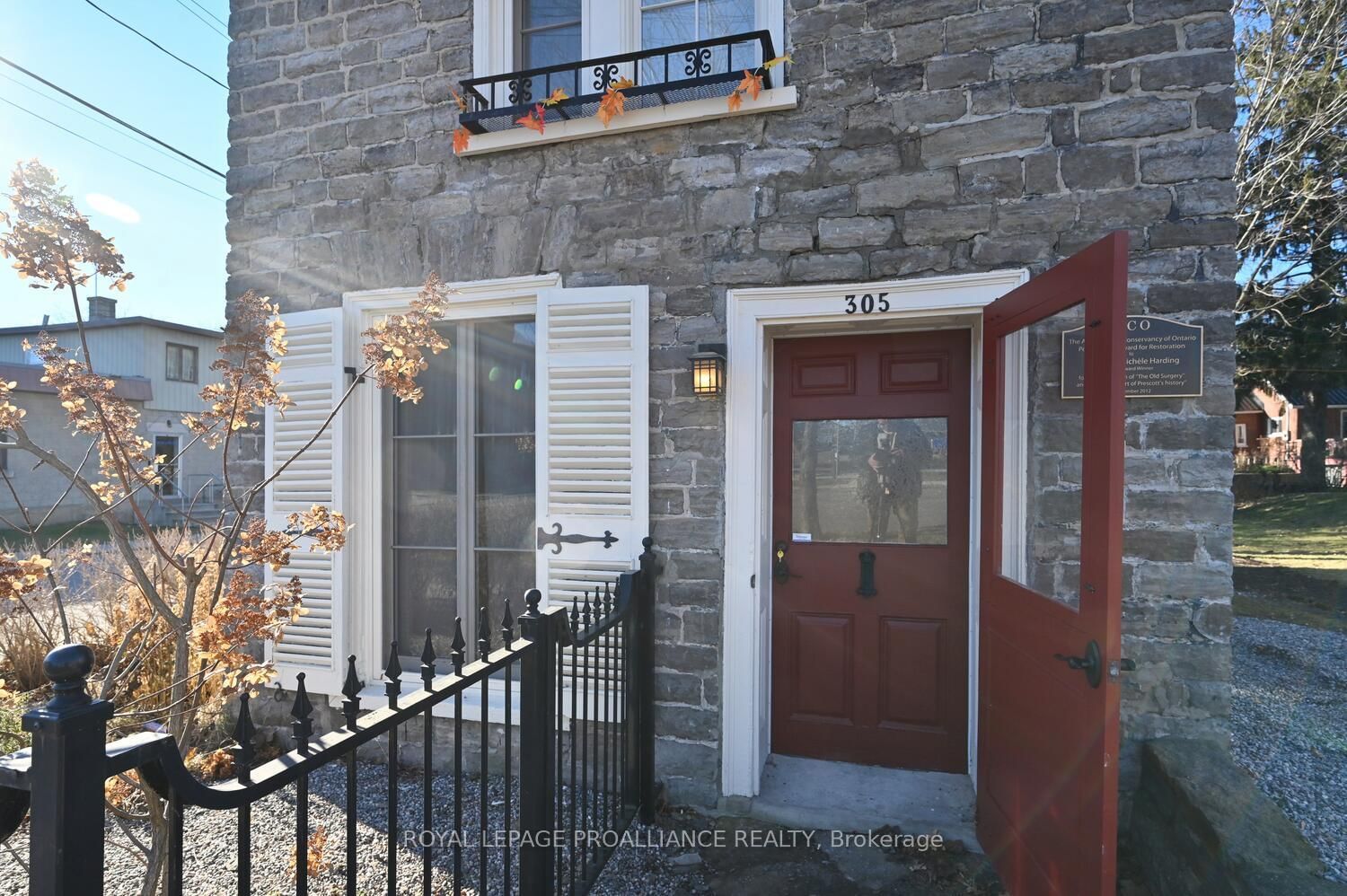 Listing Image 4