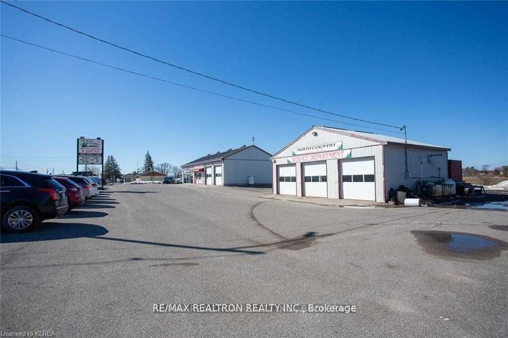 Building at 3933 Highway 35, Kawartha Lakes, Cameron