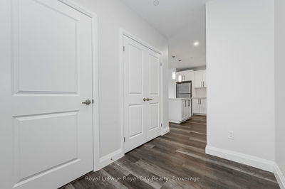 Unit 205 — 332 GOSLING Gdns, Guelph - Guelph South image-0-3