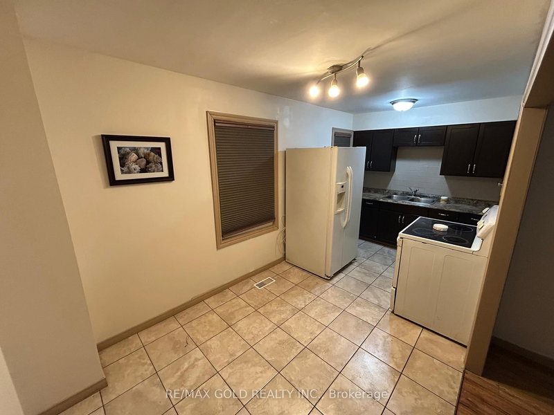 1315 Partington Ave, Windsor, N9B 2P5 | Image 2