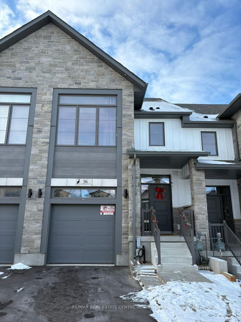 home for lease on 36 Queensbrook Crescent