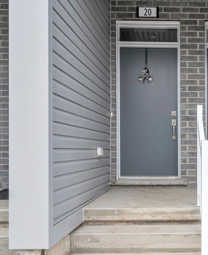 home for lease on 20-925 Deveron Crescent