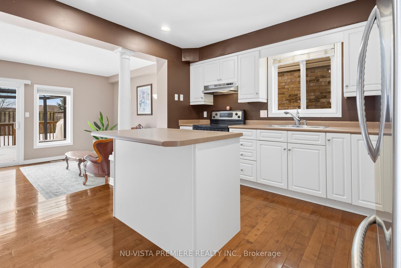 Listing Image 7