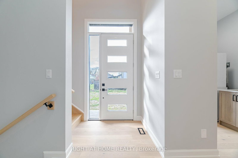 7934 Woodbine St, Niagara Falls, L2H 1C6 | Image 3