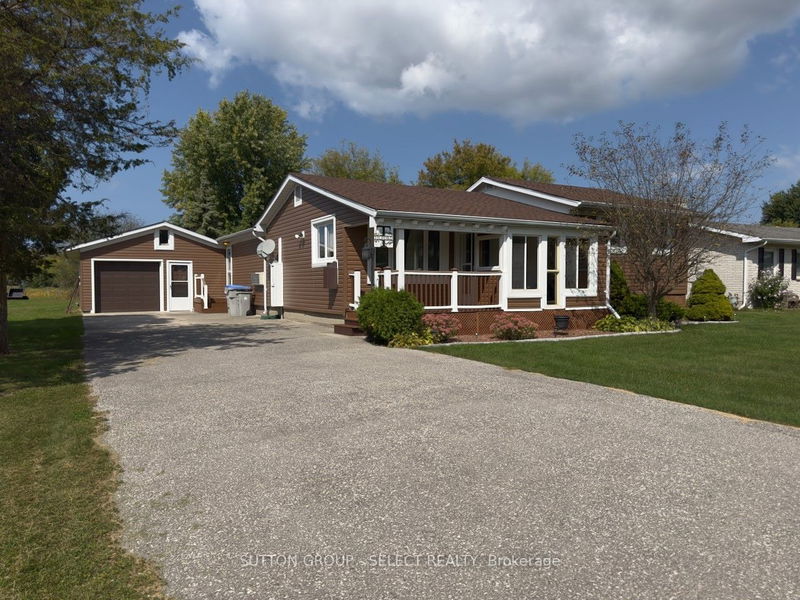 8278 Burwell Rd, Lambton Shores - Port Franks image-0-0