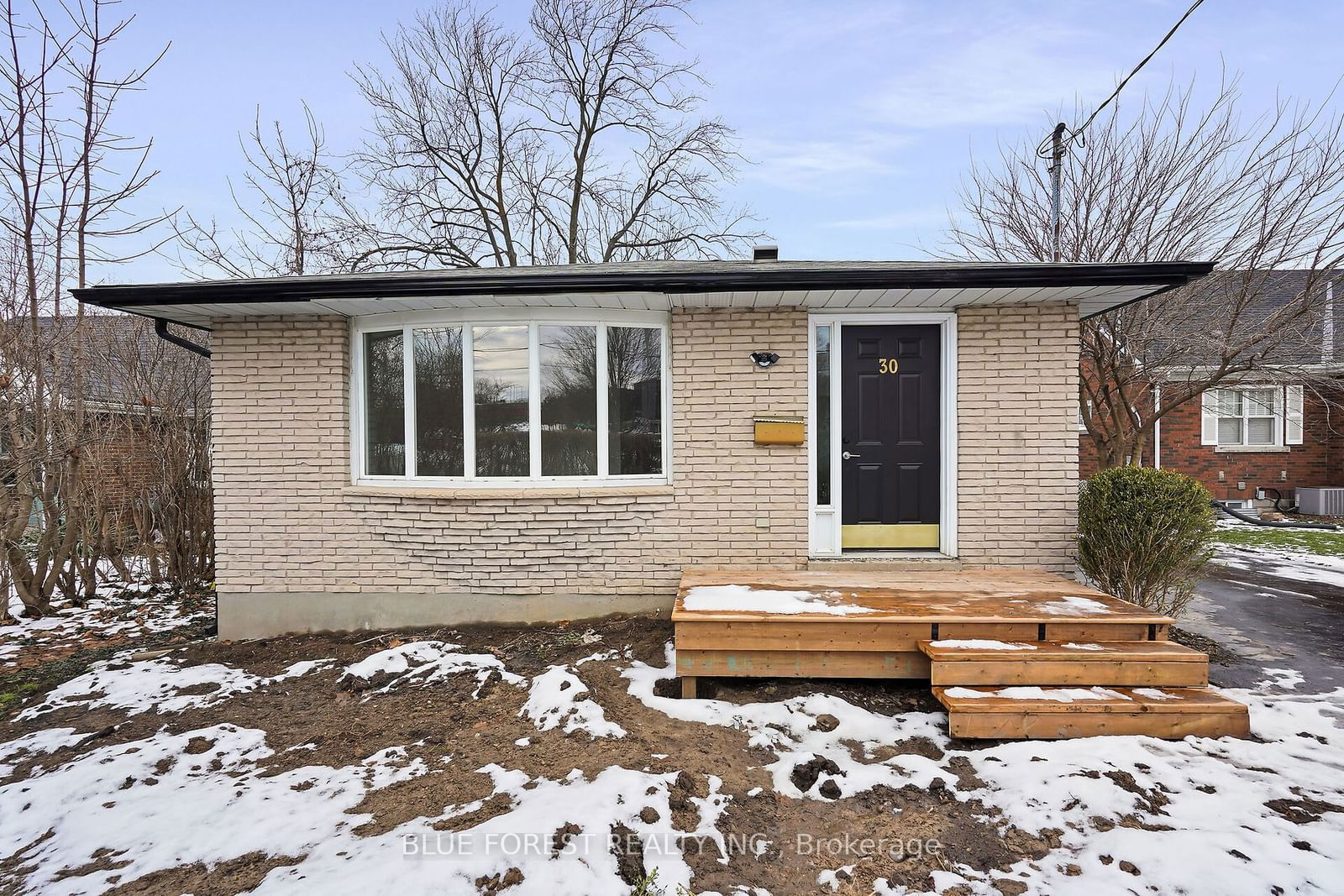 Detached House for sale at 30 Baseline Road, London, South G, N6C 2N5 - MLS: X11902378