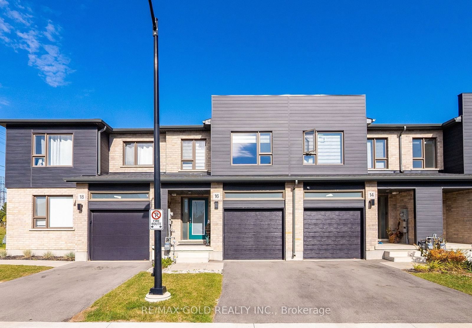 Townhouse leased at 16 Roper Place, Kitchener, N2R 1R2 - MLS: X11903012