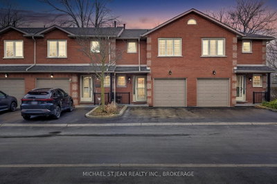 Townhouse sold at 31-255 Mount Albion Road, Hamilton, Ontario, L8K 6P7 - Red Hill - MLS: X11903111