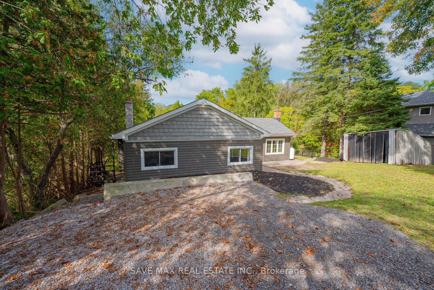 Detached House sold at 3907 Governors Road, Hamilton, Lynden, L0R 1T0 - MLS: X11903379