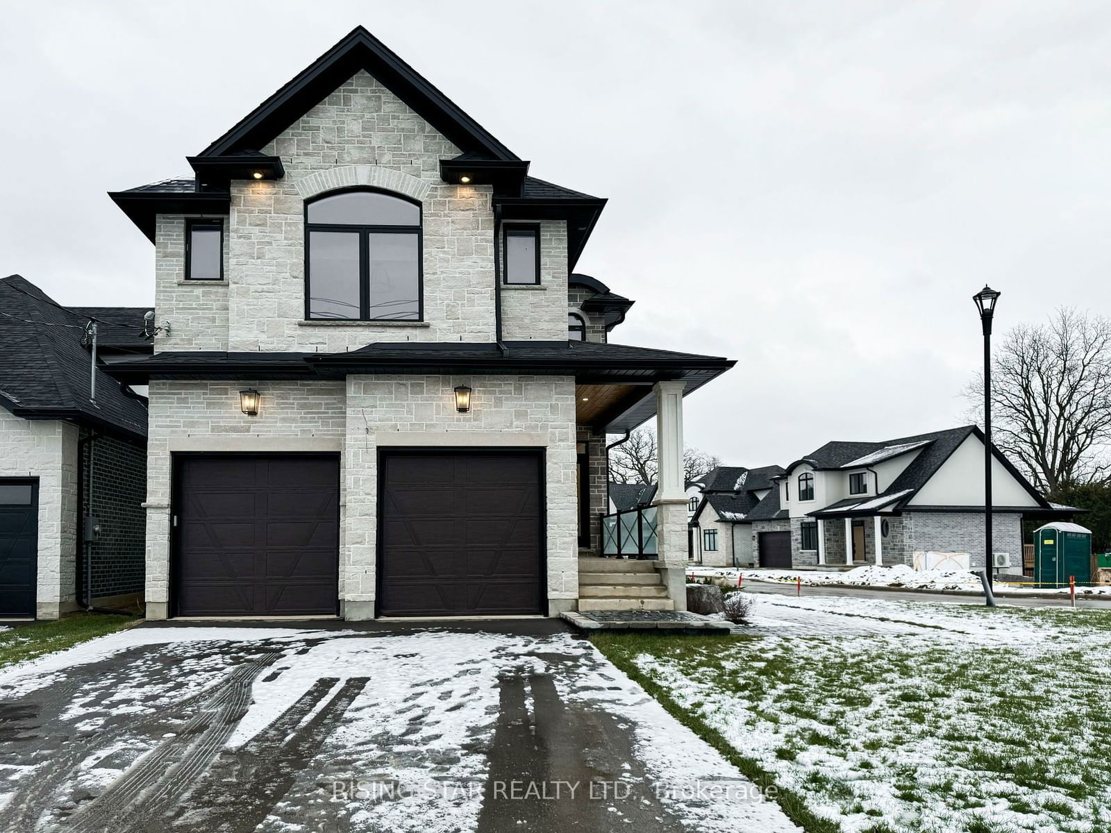 Detached House sold at 240 Mount Pleasant Street, Brantford, N3T 1V1 - MLS: X11903448