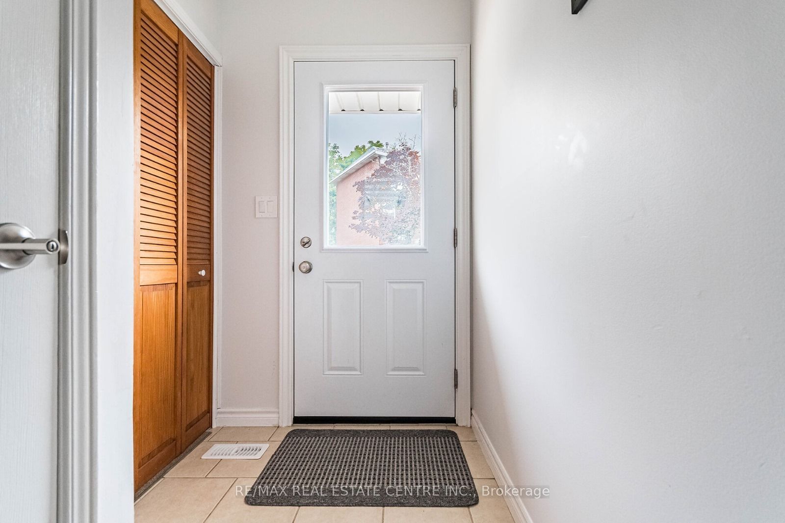Listing Image 27
