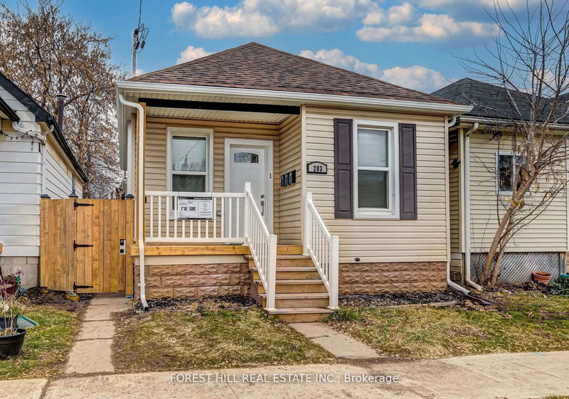 home for lease on 2-203 Weir Street N