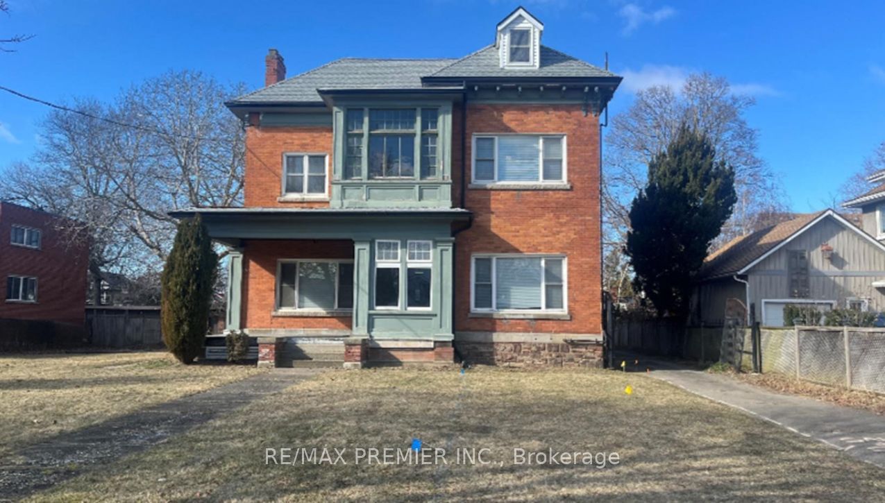 Building at 151 Geneva Street, St. Catharines, 443 - Lakeport