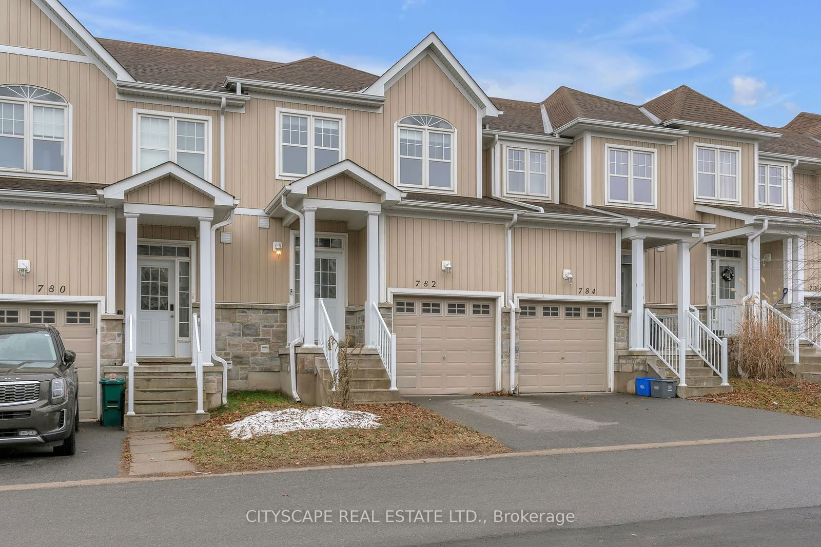 Townhouse sold at 782 Newmarket Lane, Kingston, K7K 0C8 - MLS: X11904309