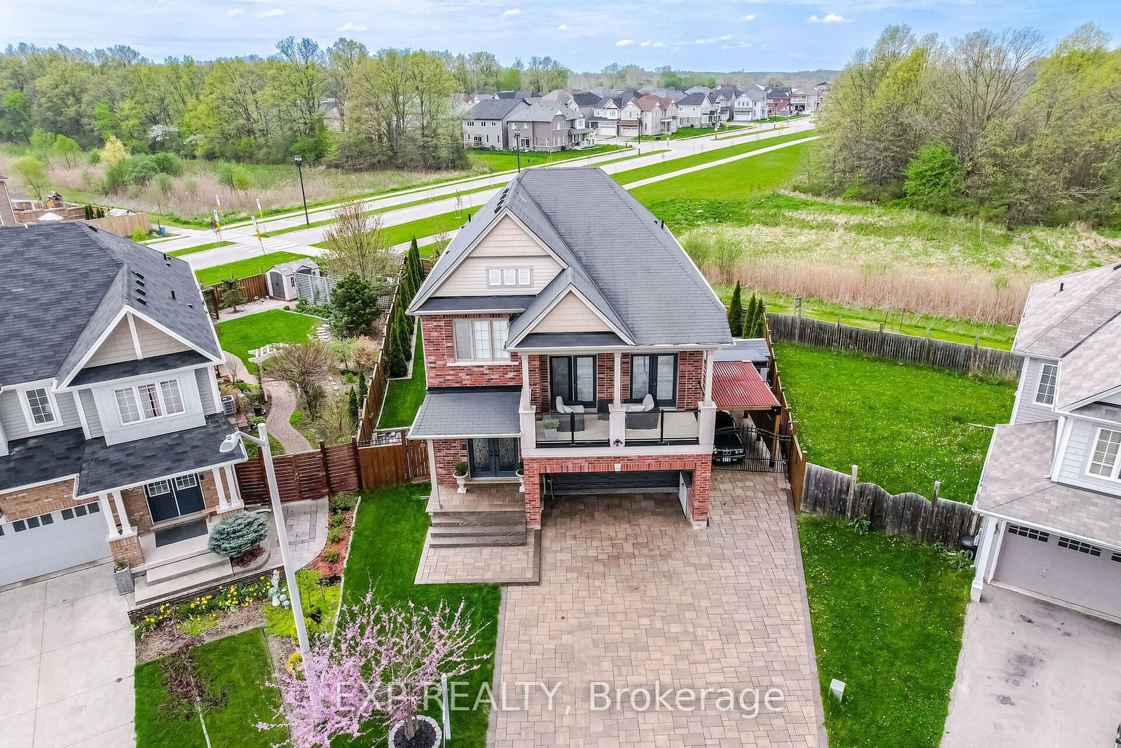 Building at 8799 Dogwood Crescent, Niagara Falls, Brown