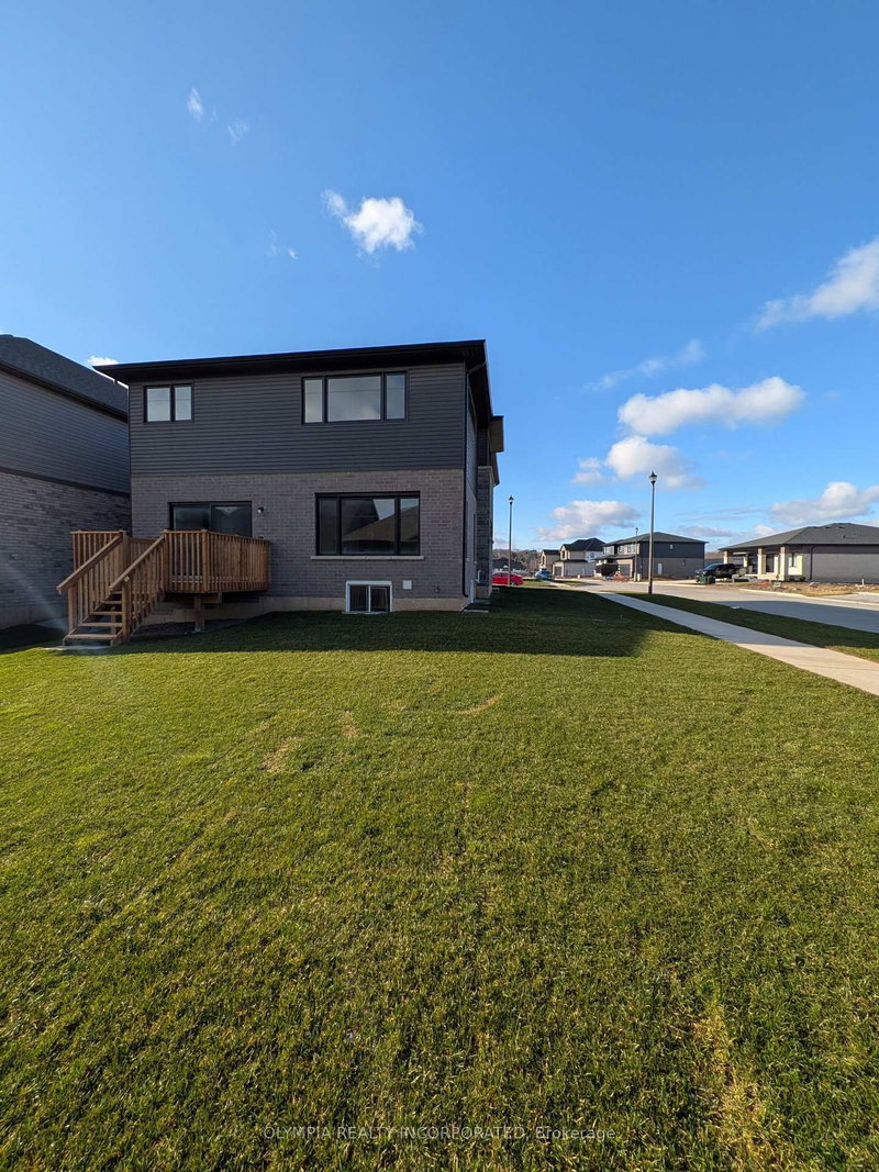 47 Samuel Ave, Pelham, L3B 5N5 | Image 2