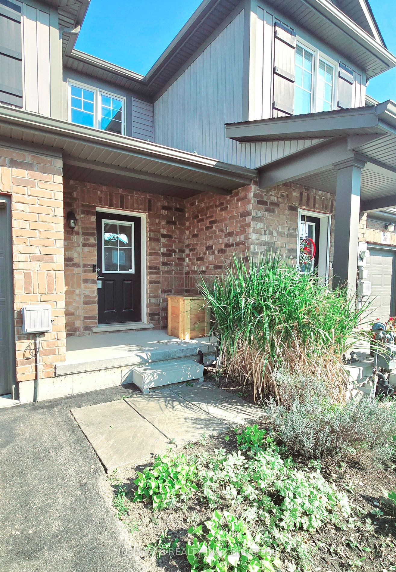 Townhouse for sale at 100 ROSELAWN Crescent, Welland, 771 - Coyle Creek, L3C 0C4 - MLS: X11904944