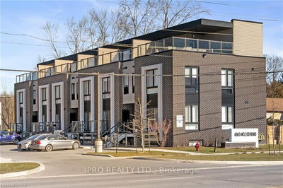 Townhouse sold at 214-6065 Mcleod Road, Niagara Falls, 217 - Arad/Fallsview, L2G 0E7 - MLS: X11905154