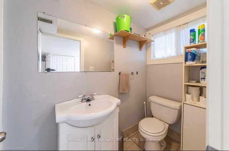 194 Cedarbrae Ave, Waterloo, N2L 4S5 | Image 2