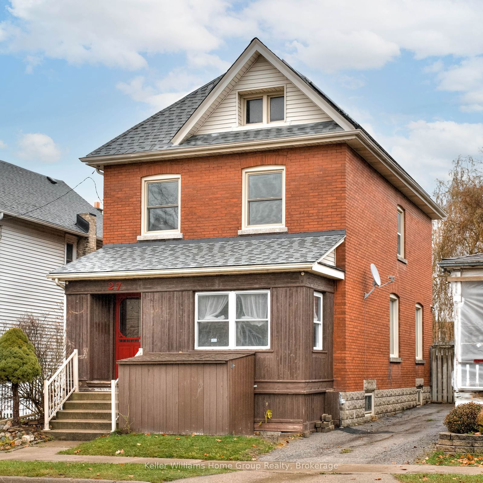 Detached House for sale at 27 Hiawatha Street, St. Thomas, NW, N5P 2T1 - MLS: X11905648