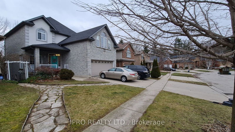 home for lease on Lower-172 Lena Crescent