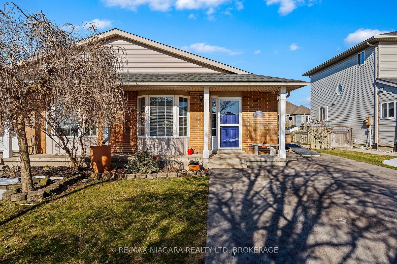 Semi-Detached House for sale at 17 Waterview Court, Welland, 772 - Broadway, L3C 7J1 - MLS: X11905874