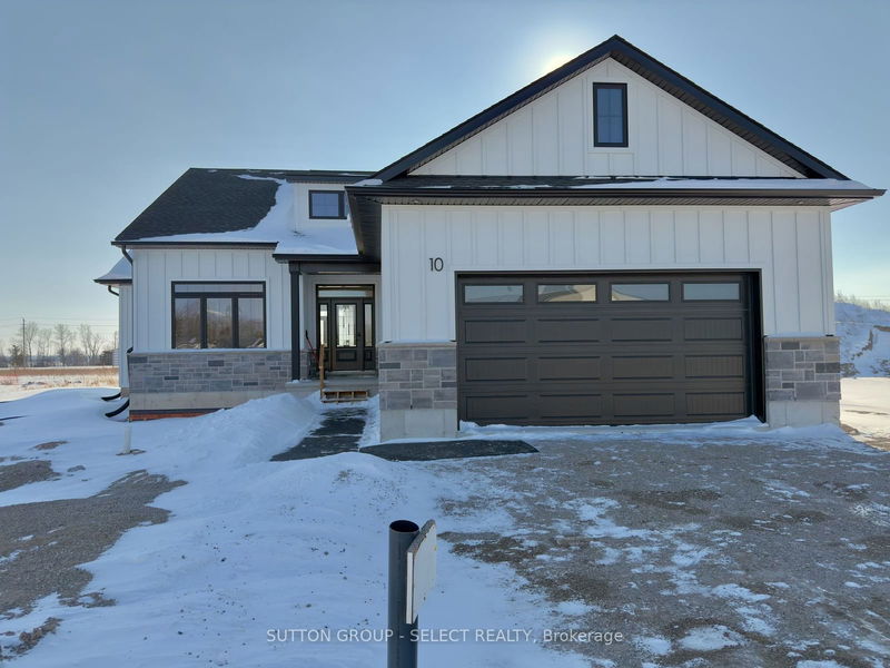 10 LOIS Crt, Lambton Shores - Grand Bend image-0-0