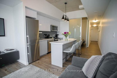 Unit 613 — 7 Erie Avenue — photo 5