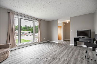 20 Herman St, Petawawa - 520 - Petawawa image-0-4