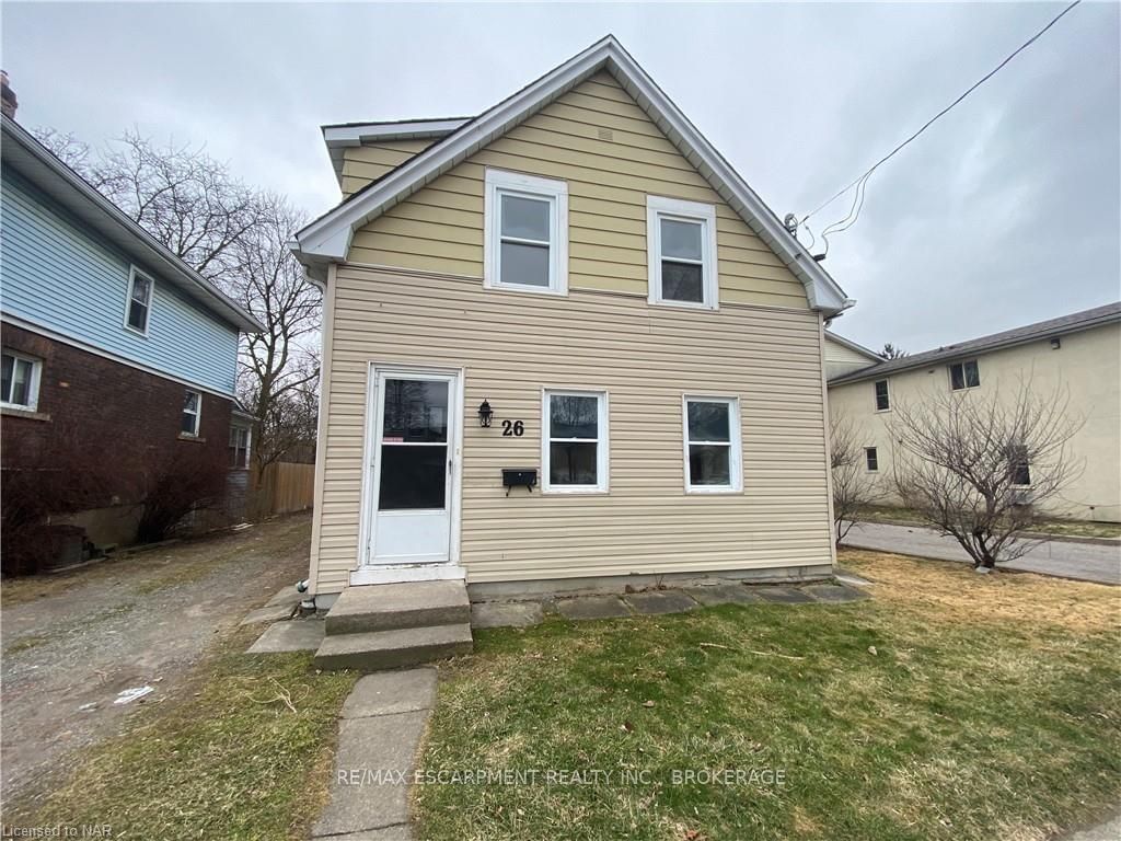 Detached House for lease at Upper-26 Dacotah Street, St. Catharines, 451 - Downtown, L2R 1Z4 - MLS: X11907142